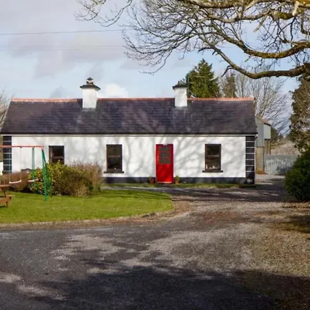 Stunning 3-bedroom House With Private Garden