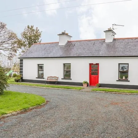 Holiday home Stunning 3-bedroom House With Private Garden