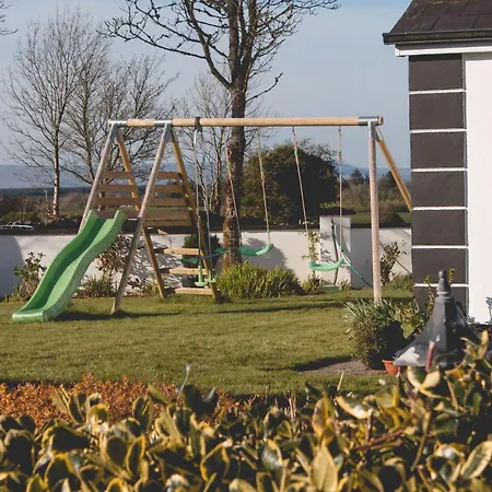 Stunning 3-bedroom House With Private Garden