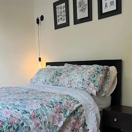 Holiday home 3 Bed - Sleeps 7 - Parking - Play Area *