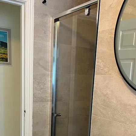 3 Bed Cottage - Sleeps 7 - Parking - Play Area Dom wakacyjny Carracastle